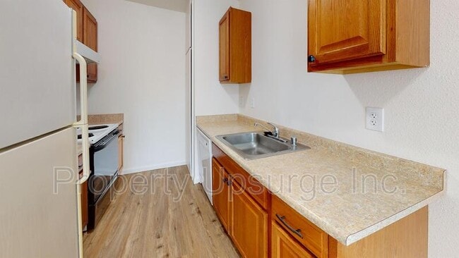 1506 Lake Blvd in Redding, CA - Building Photo - Building Photo