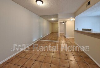 5602 Pinebay Cir S in Jacksonville, FL - Building Photo - Building Photo