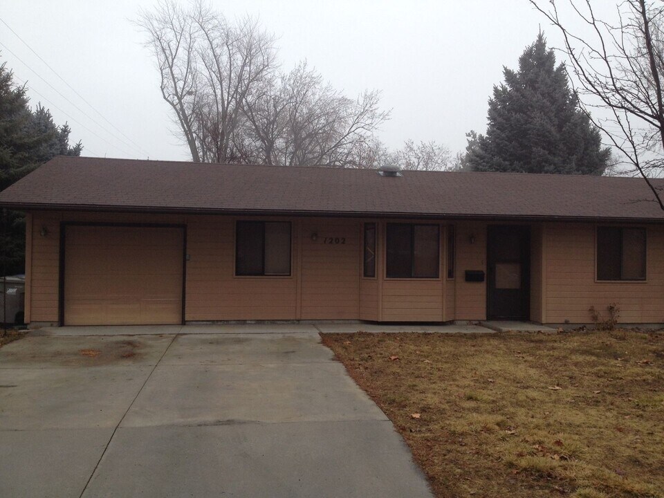 1202 S Abbs St in Boise, ID - Building Photo