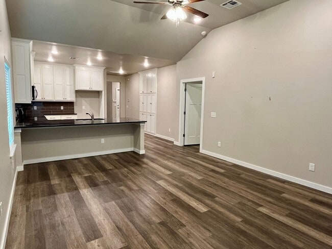 6516 Bent Wood Villas Dr in Oklahoma City, OK - Building Photo - Building Photo