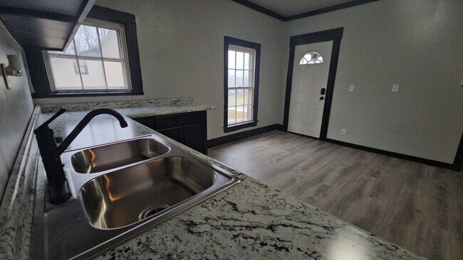 118-118.5-1185 Wood St in Ontario, OH - Building Photo - Building Photo