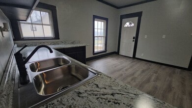 118-118.5-1185 Wood St in Ontario, OH - Building Photo - Building Photo