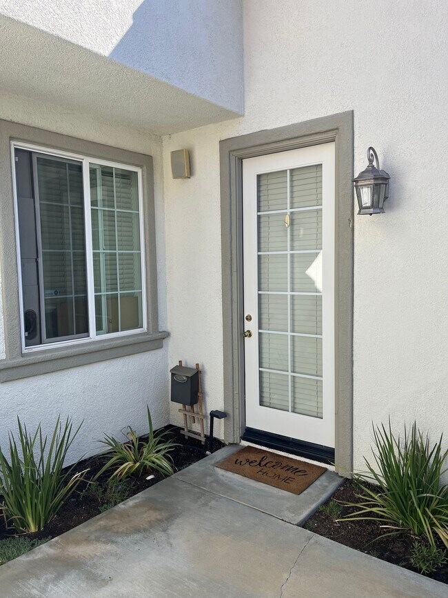 39933 Williamsburg Pl in Temecula, CA - Building Photo - Building Photo