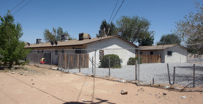 20472 Rimrock Rd in Apple Valley, CA - Building Photo - Building Photo