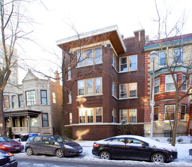 921 W Cullom Ave in Chicago, IL - Foto de edificio - Building Photo