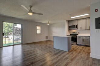 59 E Broadway in Milford, CT - Building Photo - Building Photo