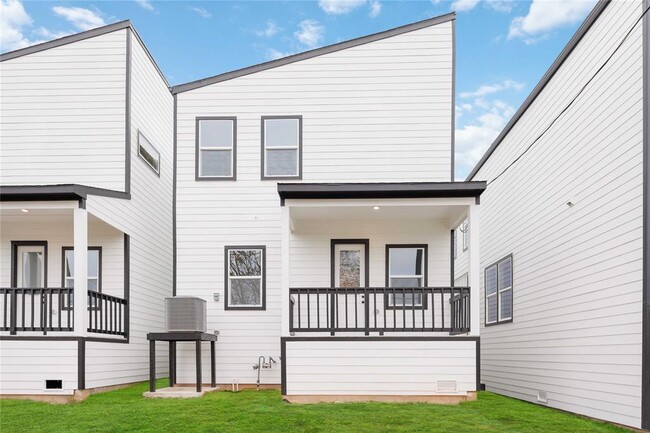 5320 Rue St in Houston, TX - Building Photo - Building Photo