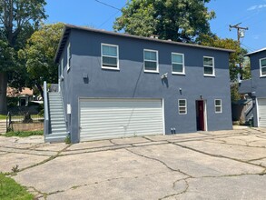 2058 Lake Ave in Altadena, CA - Building Photo - Building Photo