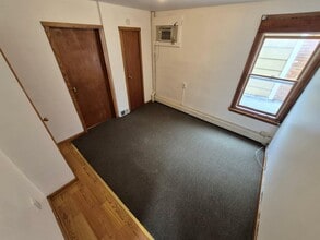 1216 N 13th Ave, Unit 2nd floor in Altoona, PA - Foto de edificio - Building Photo