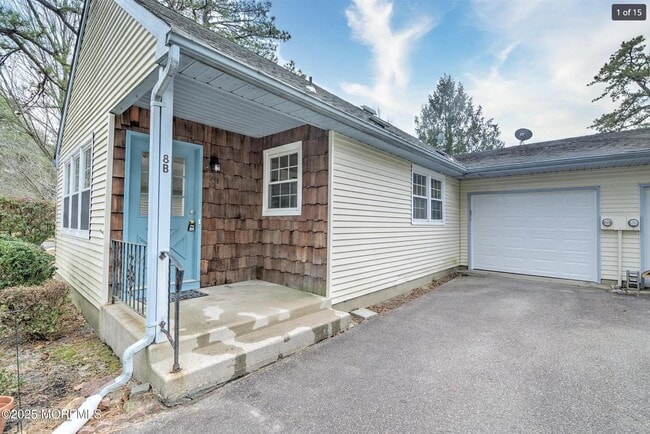 8B Maplewood Dr