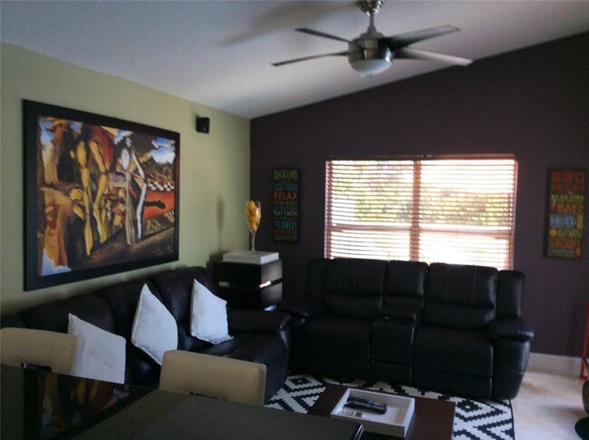 160 NW 166th Ave in Pembroke Pines, FL - Building Photo - Building Photo