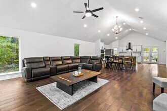 112 Glen Haven in Livingston, TX - Foto de edificio - Building Photo