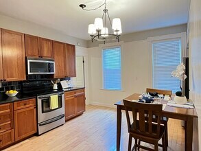 128 Chestnut St in Brookline, MA - Building Photo - Building Photo