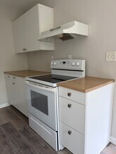 2412 Azalea Garden Rd, Unit 205 in Norfolk, VA - Foto de edificio - Building Photo