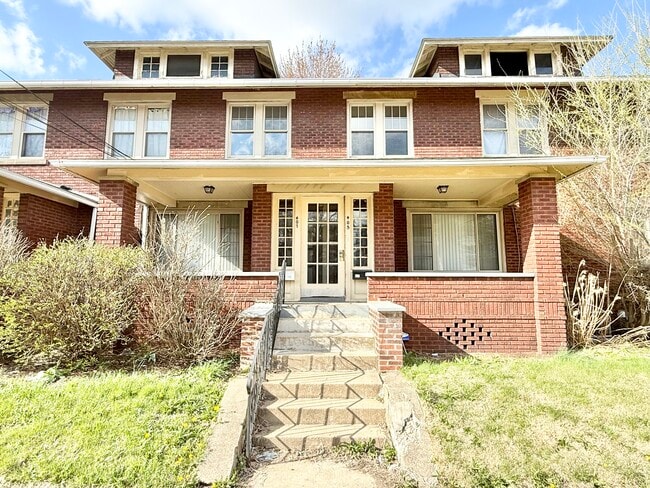 property at 405 16th St NW