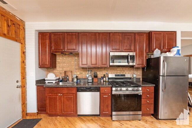 1622 W Columbia Ave, Unit 3S in Chicago, IL - Foto de edificio - Building Photo