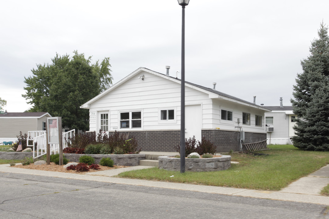 Alpine Mobile Village in Comstock Park, MI - Building Photo