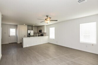 2745 Ctr Crk Ln in Fort Worth, TX - Building Photo - Building Photo