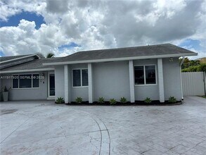 7010 SW 144th Pl in Miami, FL - Building Photo - Building Photo