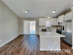 8906 St Croix Rd, Unit 606 in Woodbury, MN - Building Photo - Building Photo