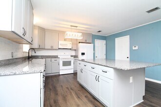 1400 N D St in Pensacola, FL - Foto de edificio - Building Photo