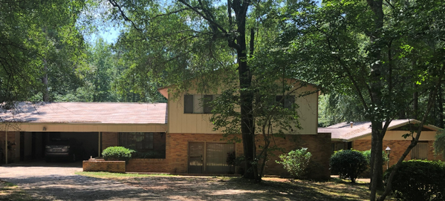 1002 Chris Cir in Tuskegee, AL - Building Photo - Building Photo