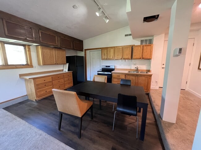 property at 1710 E Porcupine Rd