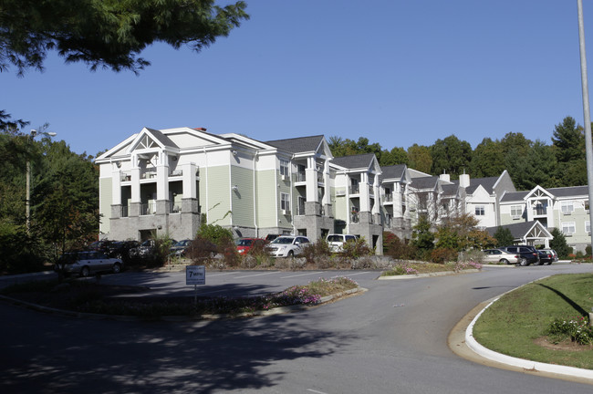 Trinity View Retirement Community in Arden, NC - Foto de edificio - Building Photo