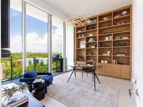 2669 S Bayshore Dr in Miami, FL - Building Photo - Building Photo
