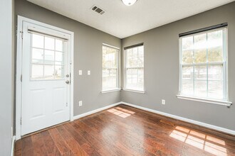 5549 Village Ridge in Fairburn, GA - Building Photo - Building Photo
