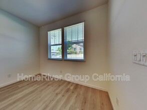 1169 Knox Way in Roseville, CA - Foto de edificio - Building Photo