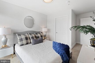 19520 Village Walk Dr in Montgomery Village, MD - Building Photo - Building Photo