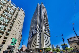 235 W Van Buren St, Unit 4107 in Chicago, IL - Building Photo