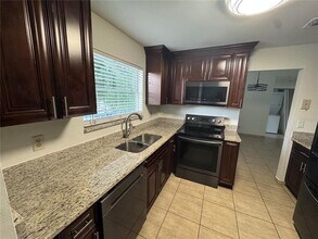 2532 Woodgate Blvd in Orlando, FL - Building Photo - Building Photo