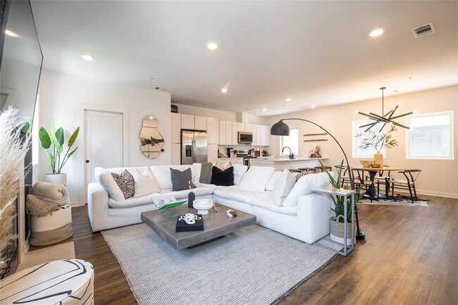 property at 5924 S Congress Ave