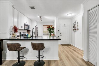 667 NW 208th Dr in Pembroke Pines, FL - Building Photo - Building Photo