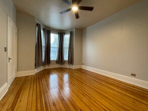 2335 W Barry Ave-Unit -3 in Chicago, IL - Building Photo - Building Photo