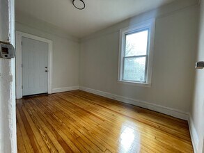136 Myrtle Ave, Unit 2 in Jersey City, NJ - Building Photo - Building Photo