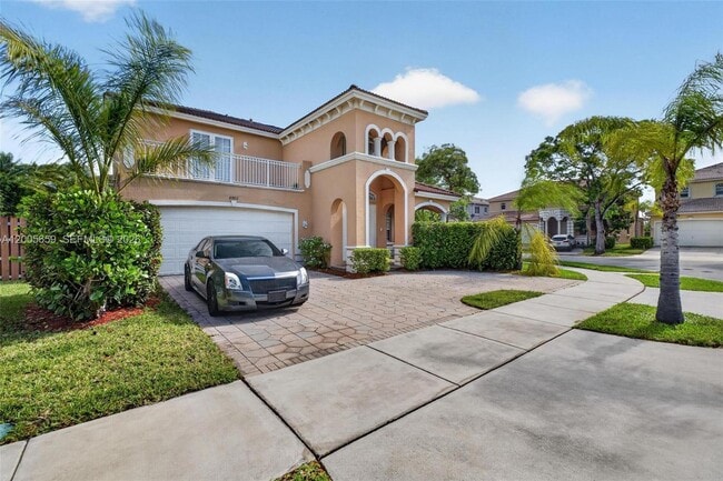 8903 SW 206th St in Cutler Bay, FL - Building Photo - Building Photo