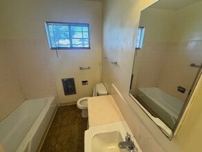 5901 Orange Ave in Long Beach, CA - Building Photo - Building Photo