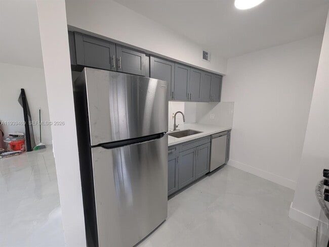 301 SW 86th Ave in Pembroke Pines, FL - Building Photo - Building Photo