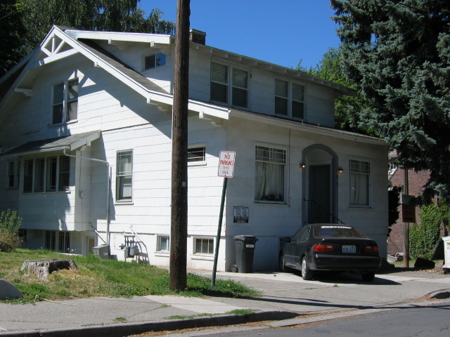 805 NE California St in Pullman, WA - Foto de edificio