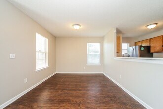 1557 E 30th St in Jacksonville, FL - Foto de edificio - Building Photo