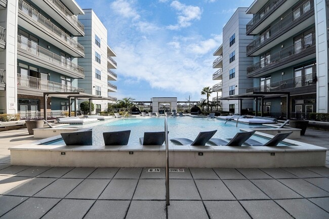 property at 5454 Washington Ave