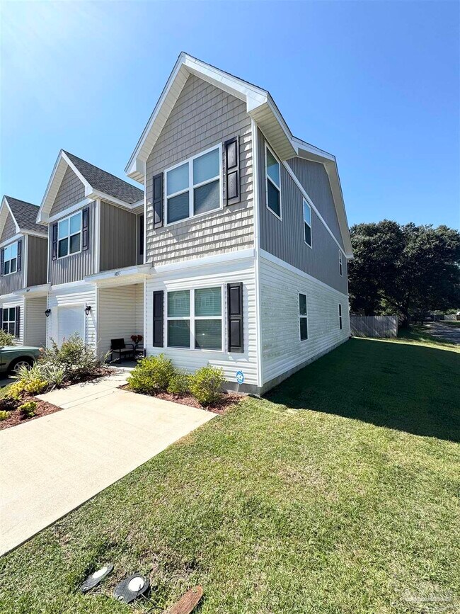 6053 Brylex Ln in Bellview, FL - Building Photo - Building Photo
