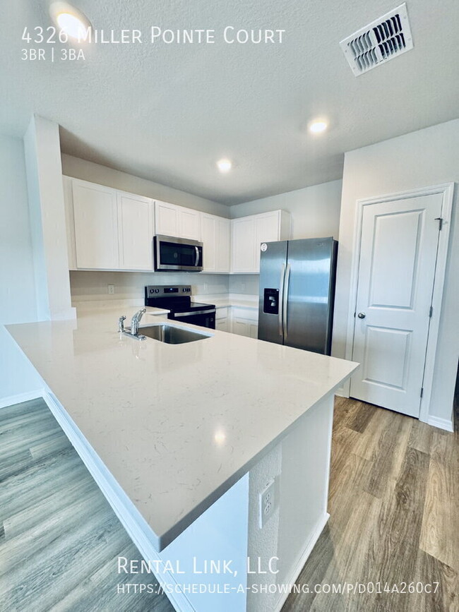 4326 Miller Pointe Ct
