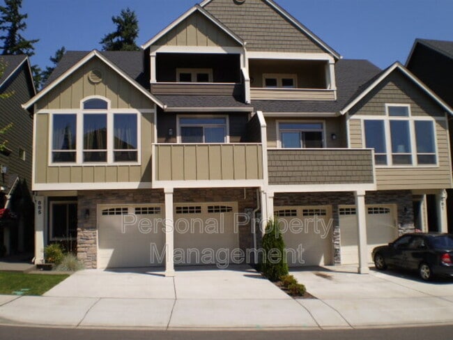 property at 885 W U St
