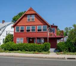 198 Shore Dr in Branford, CT - Building Photo - Building Photo