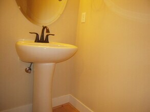 415 SW 199th Ave in Beaverton, OR - Building Photo - Building Photo