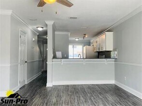 480 Reed Canal Rd in South Daytona, FL - Foto de edificio - Building Photo